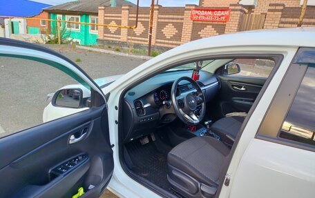 KIA Rio IV, 2018 год, 1 530 000 рублей, 11 фотография