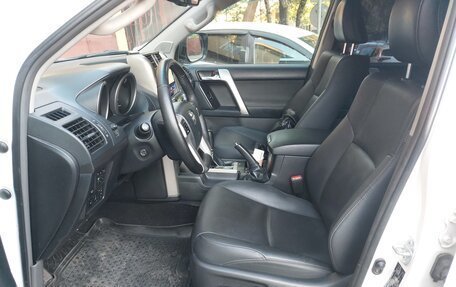 Toyota Land Cruiser Prado 150 рестайлинг 2, 2012 год, 3 000 000 рублей, 1 фотография