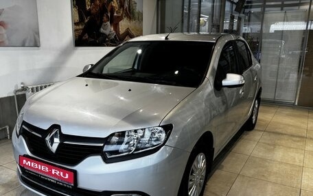 Renault Logan II, 2015 год, 830 000 рублей, 1 фотография