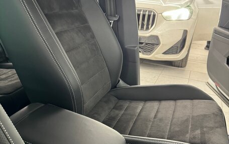 Volkswagen Tiguan II, 2018 год, 2 500 000 рублей, 3 фотография