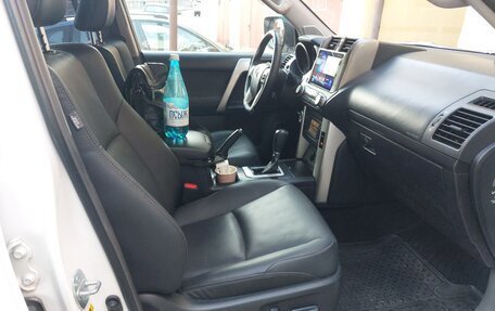 Toyota Land Cruiser Prado 150 рестайлинг 2, 2012 год, 3 000 000 рублей, 9 фотография