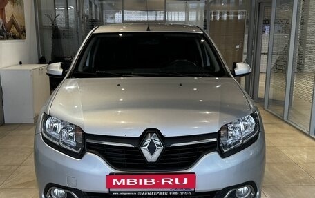 Renault Logan II, 2015 год, 830 000 рублей, 2 фотография