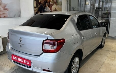 Renault Logan II, 2015 год, 830 000 рублей, 4 фотография