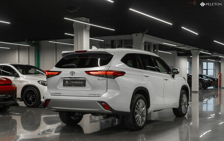 Toyota Highlander, 2025 год, 6 150 000 рублей, 4 фотография