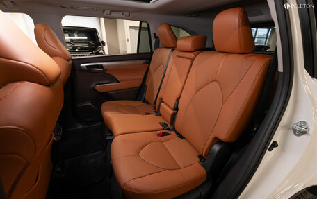 Toyota Highlander, 2025 год, 6 150 000 рублей, 13 фотография