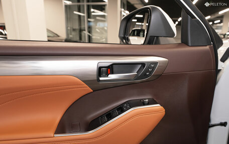 Toyota Highlander, 2025 год, 6 150 000 рублей, 23 фотография