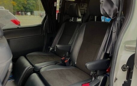 Toyota Noah III, 2018 год, 2 600 000 рублей, 22 фотография