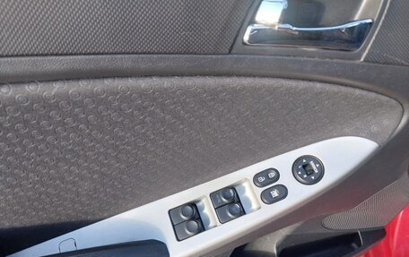 Hyundai Solaris II рестайлинг, 2012 год, 720 000 рублей, 7 фотография