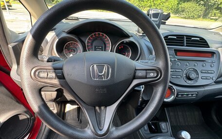 Honda Jazz II рестайлинг, 2011 год, 800 000 рублей, 15 фотография