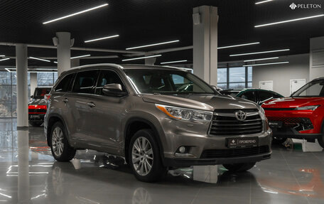 Toyota Highlander III, 2014 год, 2 290 000 рублей, 2 фотография