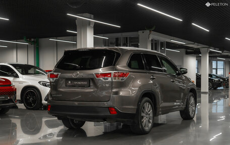 Toyota Highlander III, 2014 год, 2 290 000 рублей, 4 фотография