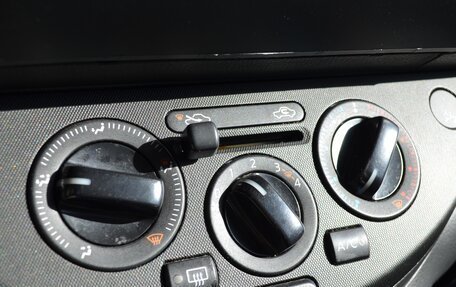 Nissan Note II рестайлинг, 2008 год, 650 000 рублей, 18 фотография