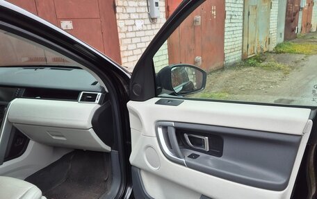 Land Rover Discovery Sport I рестайлинг, 2017 год, 2 800 000 рублей, 4 фотография