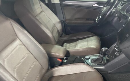 Volkswagen Tiguan II, 2018 год, 2 000 000 рублей, 4 фотография