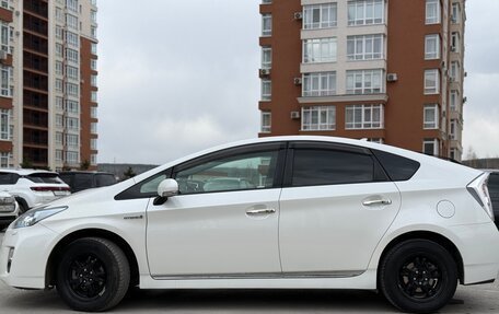 Toyota Prius, 2011 год, 1 099 000 рублей, 3 фотография