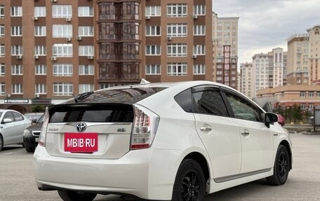 Toyota Prius, 2011 год, 1 099 000 рублей, 2 фотография