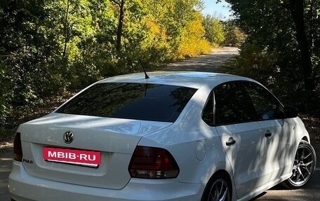 Volkswagen Polo VI (EU Market), 2016 год, 835 000 рублей, 2 фотография