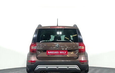 Skoda Yeti I рестайлинг, 2015 год, 1 547 000 рублей, 6 фотография