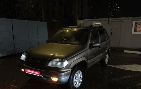 Chevrolet Niva I рестайлинг, 2004 год, 270 000 рублей, 1 фотография