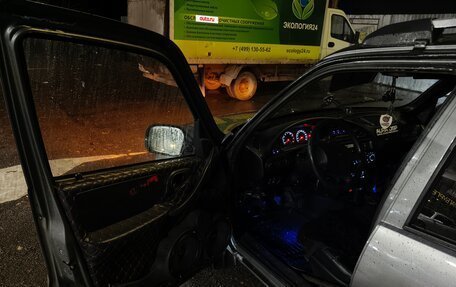 Chevrolet Niva I рестайлинг, 2004 год, 270 000 рублей, 8 фотография