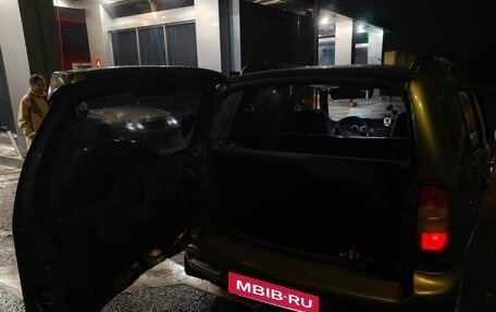 Chevrolet Niva I рестайлинг, 2004 год, 270 000 рублей, 12 фотография