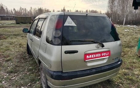 Toyota Raum I, 2000 год, 310 000 рублей, 4 фотография