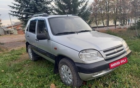 Chevrolet Niva I рестайлинг, 2004 год, 270 000 рублей, 3 фотография