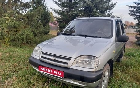 Chevrolet Niva I рестайлинг, 2004 год, 270 000 рублей, 2 фотография