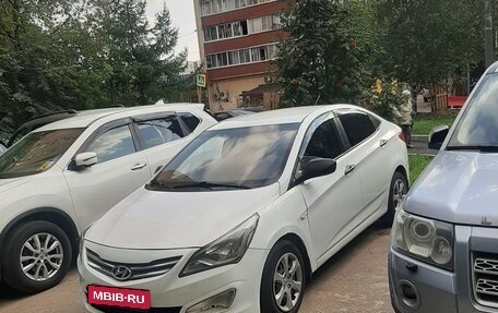 Hyundai Solaris II рестайлинг, 2015 год, 450 000 рублей, 1 фотография