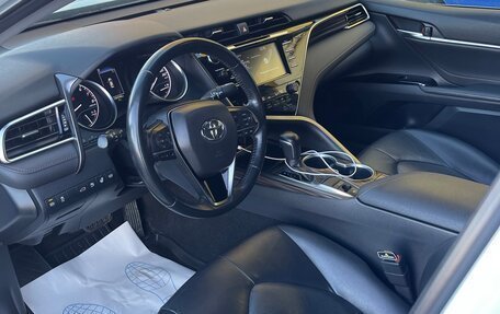 Toyota Camry, 2018 год, 1 800 000 рублей, 6 фотография