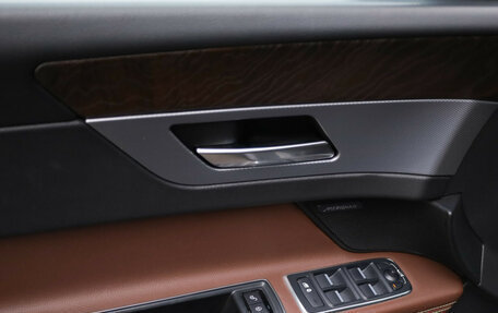 Jaguar XF II, 2017 год, 2 299 000 рублей, 11 фотография