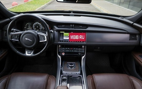 Jaguar XF II, 2017 год, 2 299 000 рублей, 8 фотография