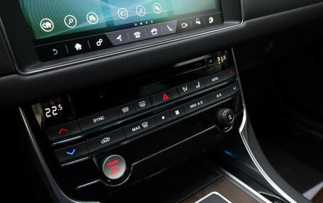 Jaguar XF II, 2017 год, 2 299 000 рублей, 17 фотография