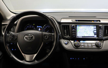 Toyota RAV4, 2017 год, 2 677 000 рублей, 8 фотография