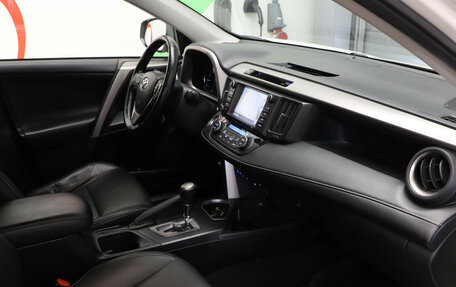 Toyota RAV4, 2017 год, 2 677 000 рублей, 18 фотография