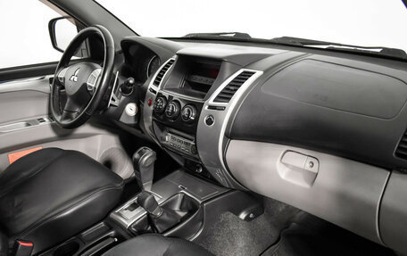 Mitsubishi Pajero Sport II рестайлинг, 2011 год, 1 675 000 рублей, 14 фотография