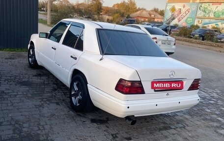 Mercedes-Benz E-Класс, 1994 год, 545 000 рублей, 5 фотография