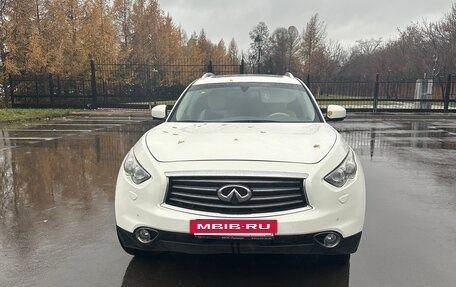 Infiniti QX70, 2015 год, 2 270 000 рублей, 2 фотография