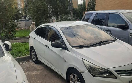 Hyundai Solaris II рестайлинг, 2015 год, 450 000 рублей, 3 фотография