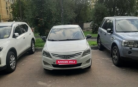 Hyundai Solaris II рестайлинг, 2015 год, 450 000 рублей, 2 фотография