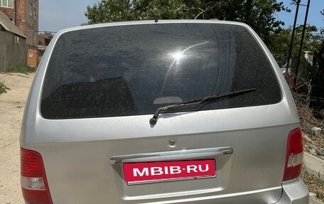 KIA Carnival III, 2005 год, 500 000 рублей, 2 фотография