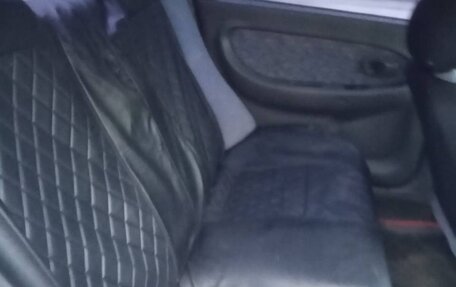 KIA Sephia II, 1998 год, 100 000 рублей, 8 фотография