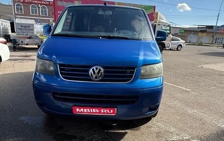 Volkswagen Caravelle T5, 2005 год, 1 299 999 рублей, 1 фотография