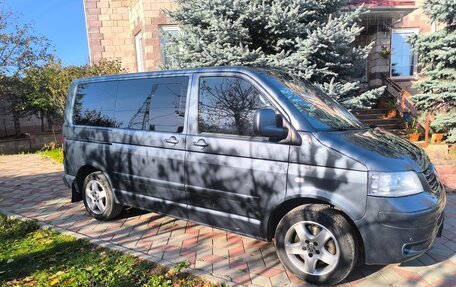 Volkswagen Multivan T5, 2004 год, 1 560 000 рублей, 3 фотография