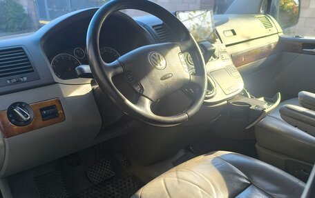 Volkswagen Multivan T5, 2004 год, 1 560 000 рублей, 6 фотография