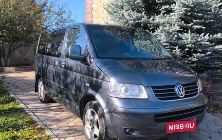 Volkswagen Multivan T5, 2004 год, 1 560 000 рублей, 2 фотография