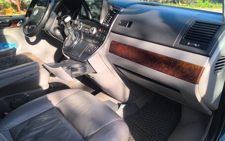 Volkswagen Multivan T5, 2004 год, 1 560 000 рублей, 8 фотография