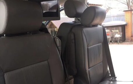 Volkswagen Multivan T5, 2004 год, 1 560 000 рублей, 10 фотография