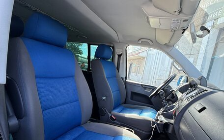 Volkswagen Caravelle T5, 2005 год, 1 299 999 рублей, 9 фотография