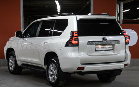 Toyota Land Cruiser Prado 150 рестайлинг 2, 2022 год, 5 398 000 рублей, 7 фотография